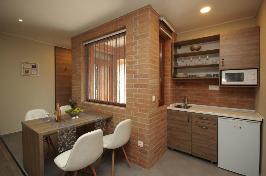 Mosoly Deluxe Apartman Gyula Exteriör bild
