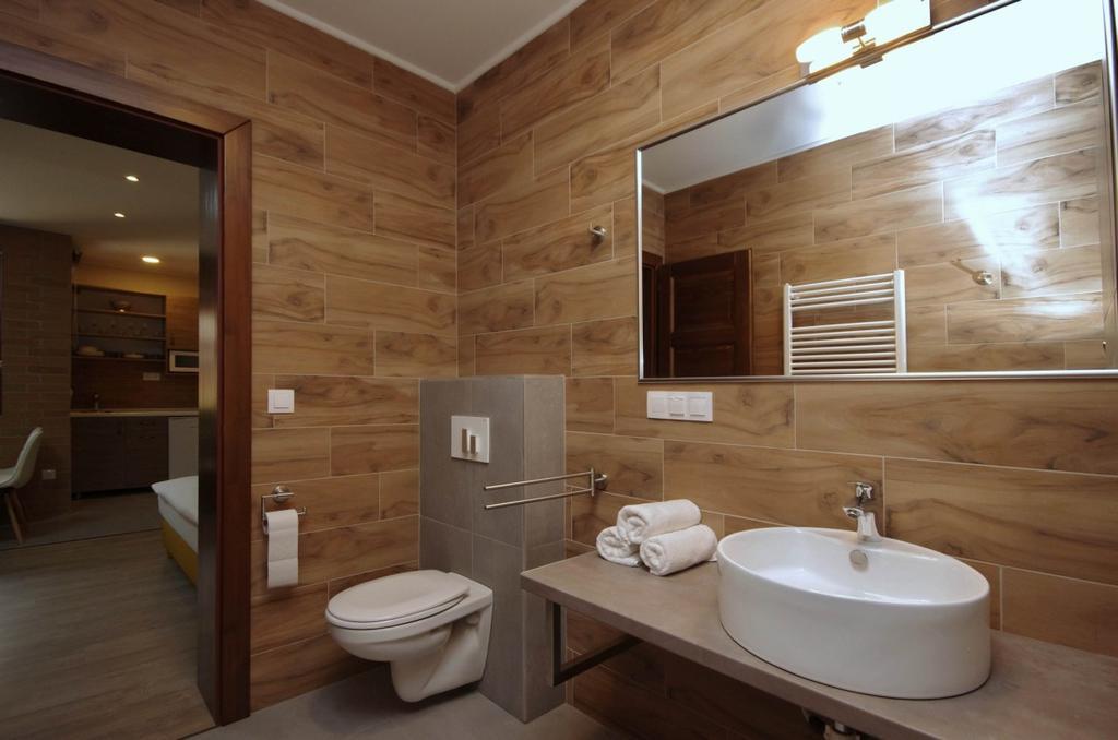Mosoly Deluxe Apartman Gyula Exteriör bild